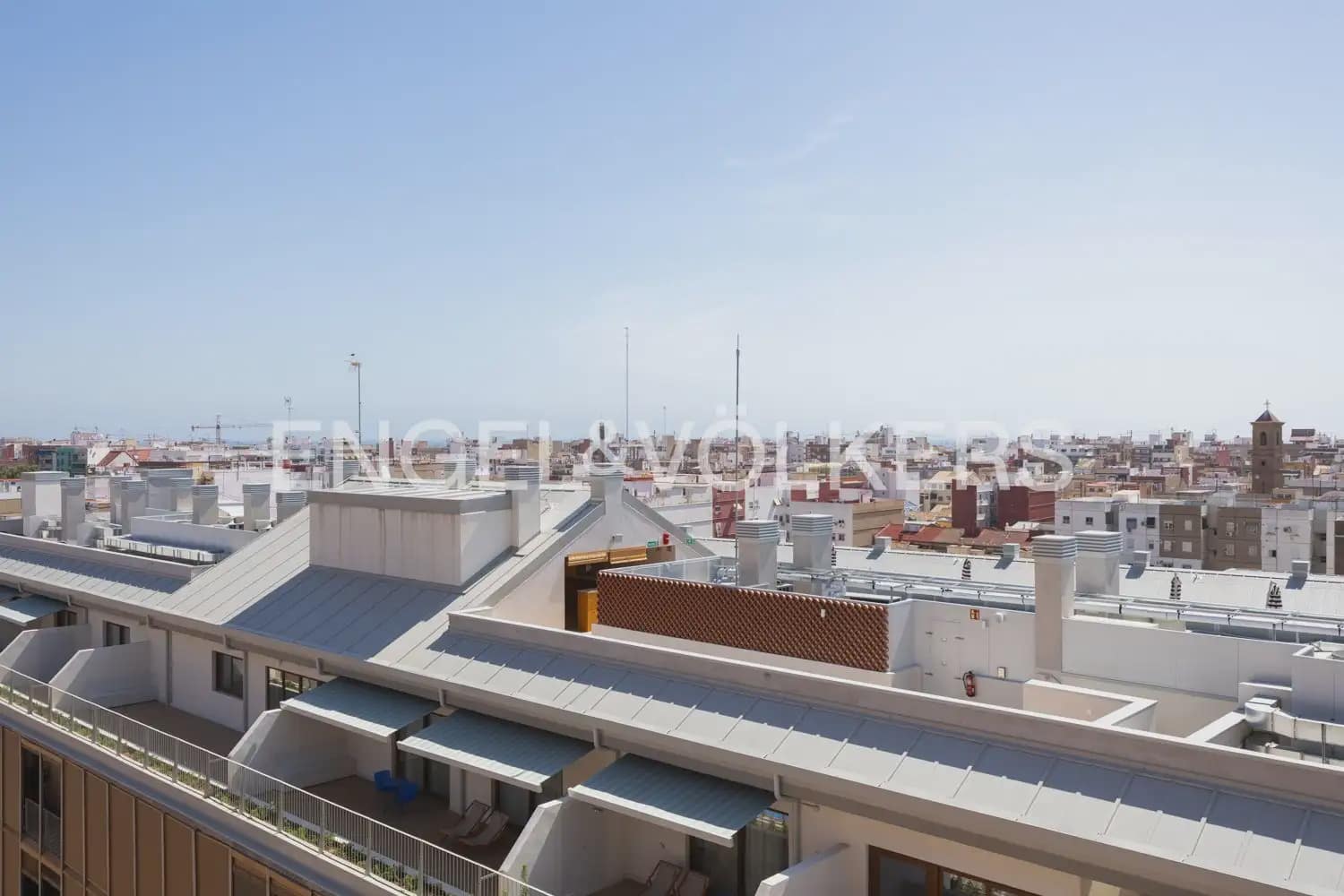 Ático de 3 habitaciones en València ciudad en alquiler con piscina garaje - 1.600 € (Ref: 9898297)