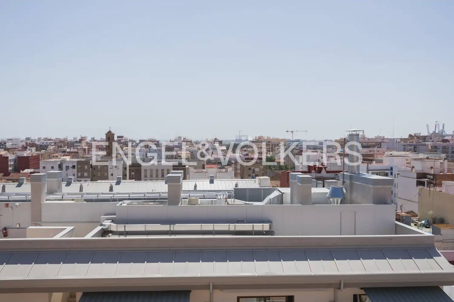 Ático de 3 habitaciones en València ciudad en alquiler con piscina garaje - 1.600 € (Ref: 9898297)