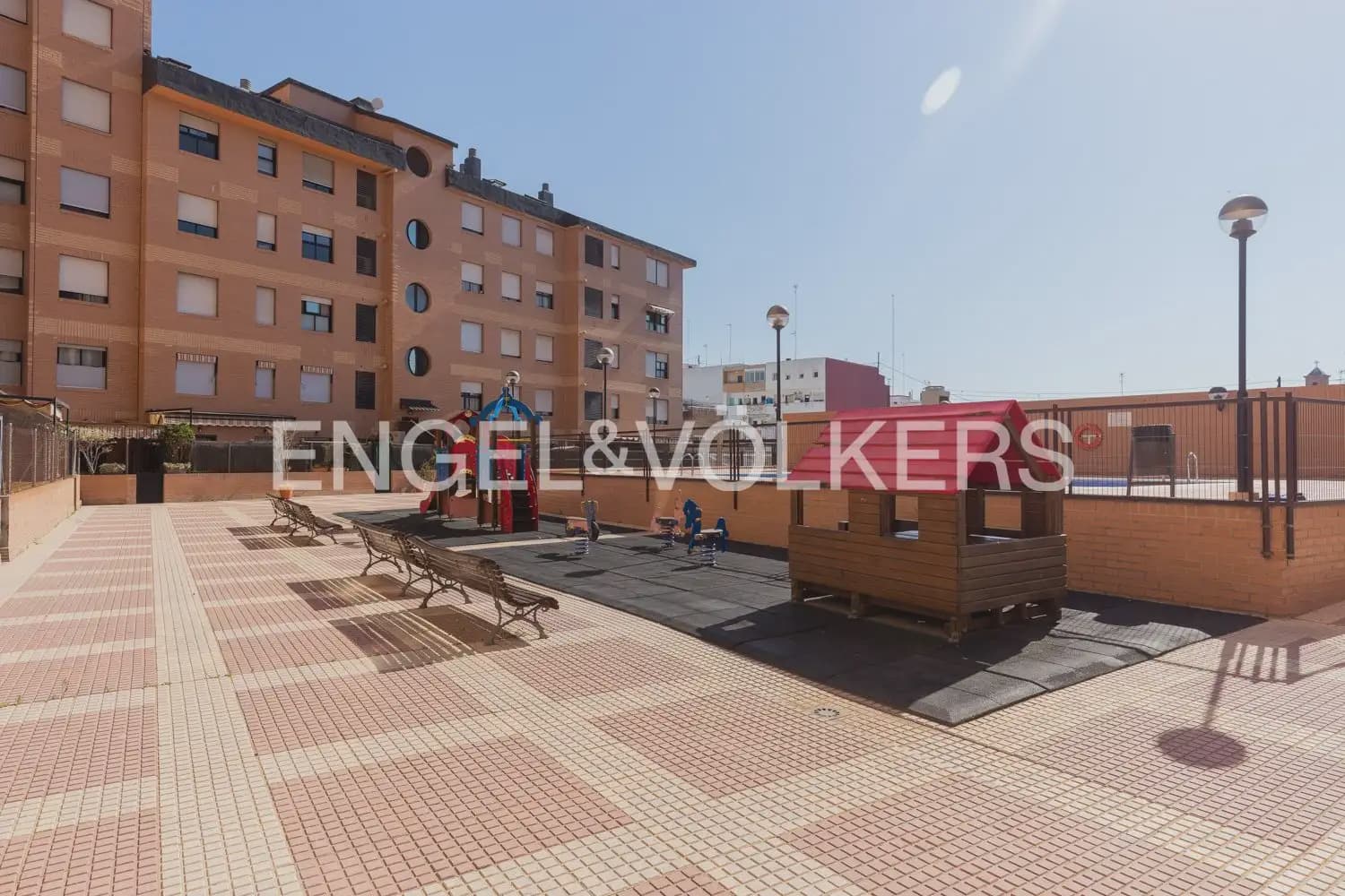 Ático de 3 habitaciones en València ciudad en alquiler con piscina garaje - 1.600 € (Ref: 9898297)