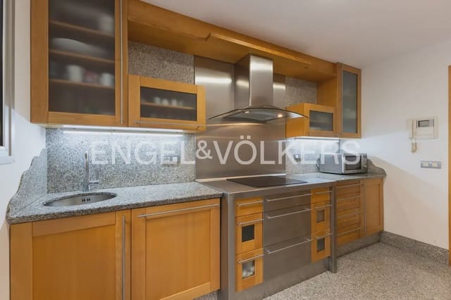 4 makuuhuone Omakotitalo myytävänä paikassa Centro, Castelló de la Plana - 350 000 € (Ref: 9898299)