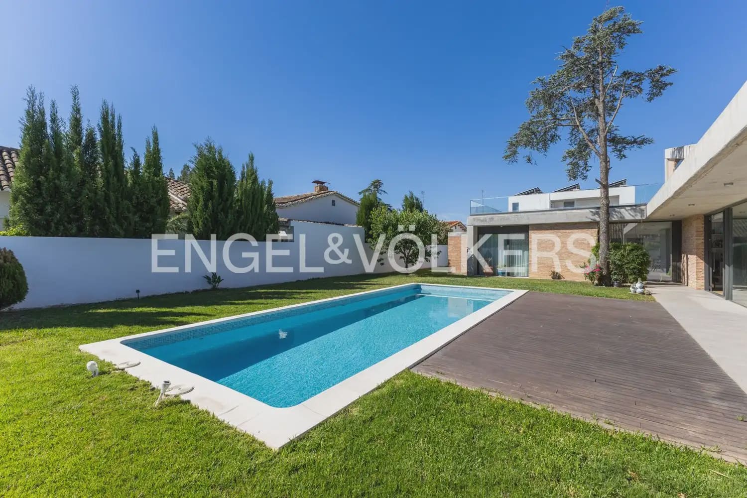 4 soverom Villa til salgs i L'Eliana med svømmebasseng garasje - € 1 190 000 (Ref: 9898300)
