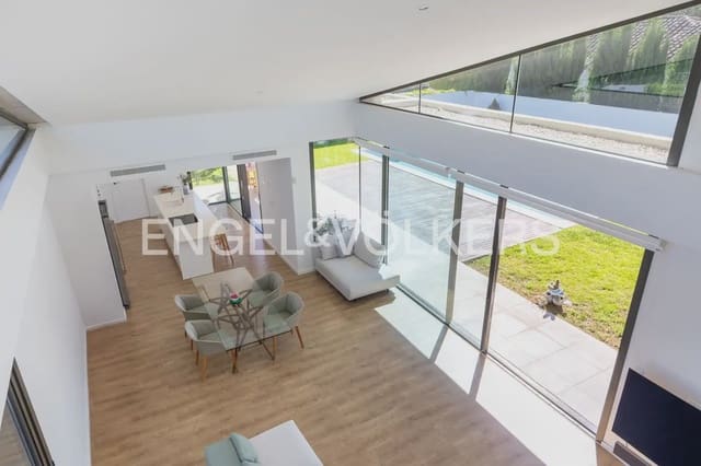 4 soverom Villa til salgs i L'Eliana med svømmebasseng garasje - € 1 190 000 (Ref: 9898300)