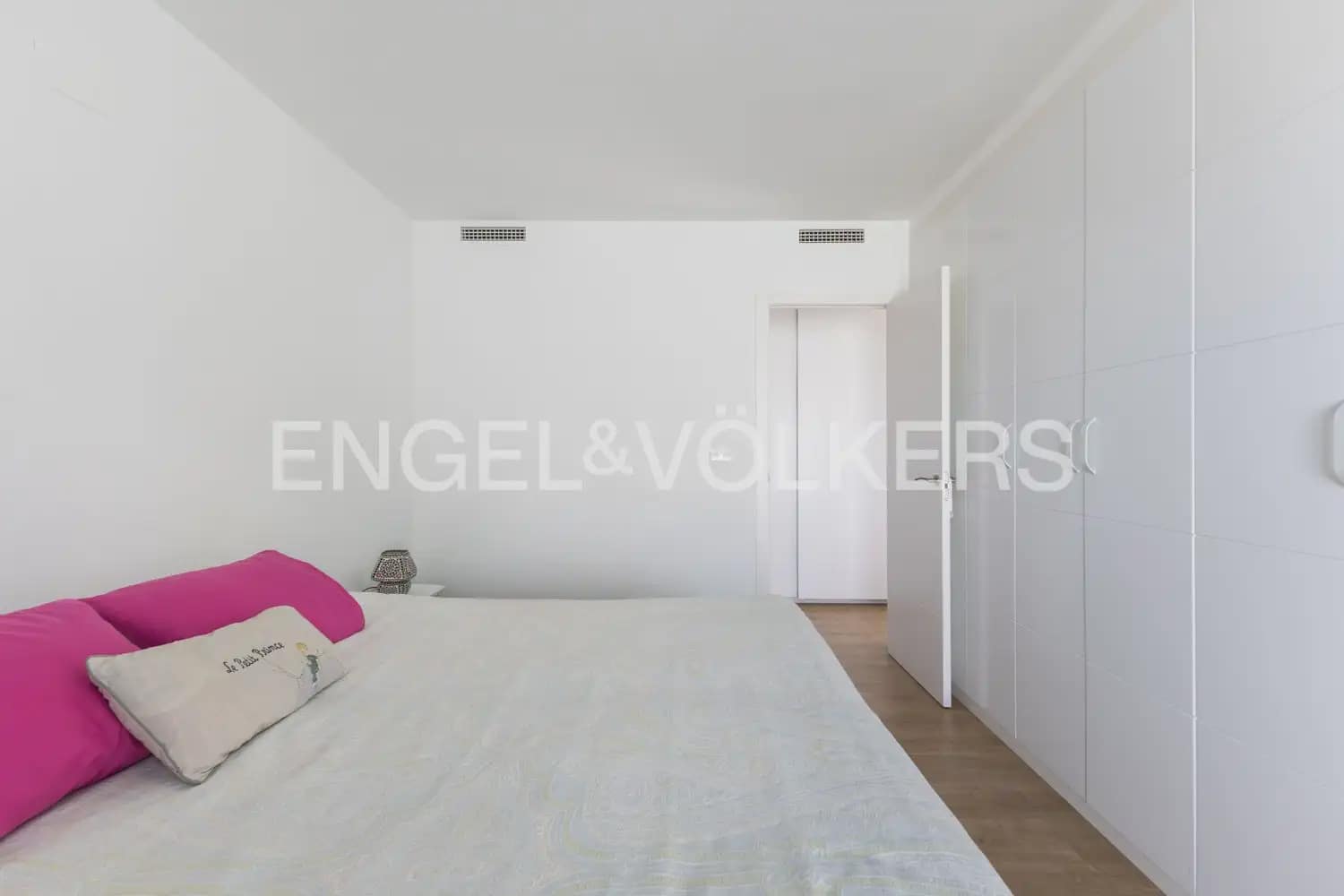 4 soverom Villa til salgs i L'Eliana med svømmebasseng garasje - € 1 190 000 (Ref: 9898300)