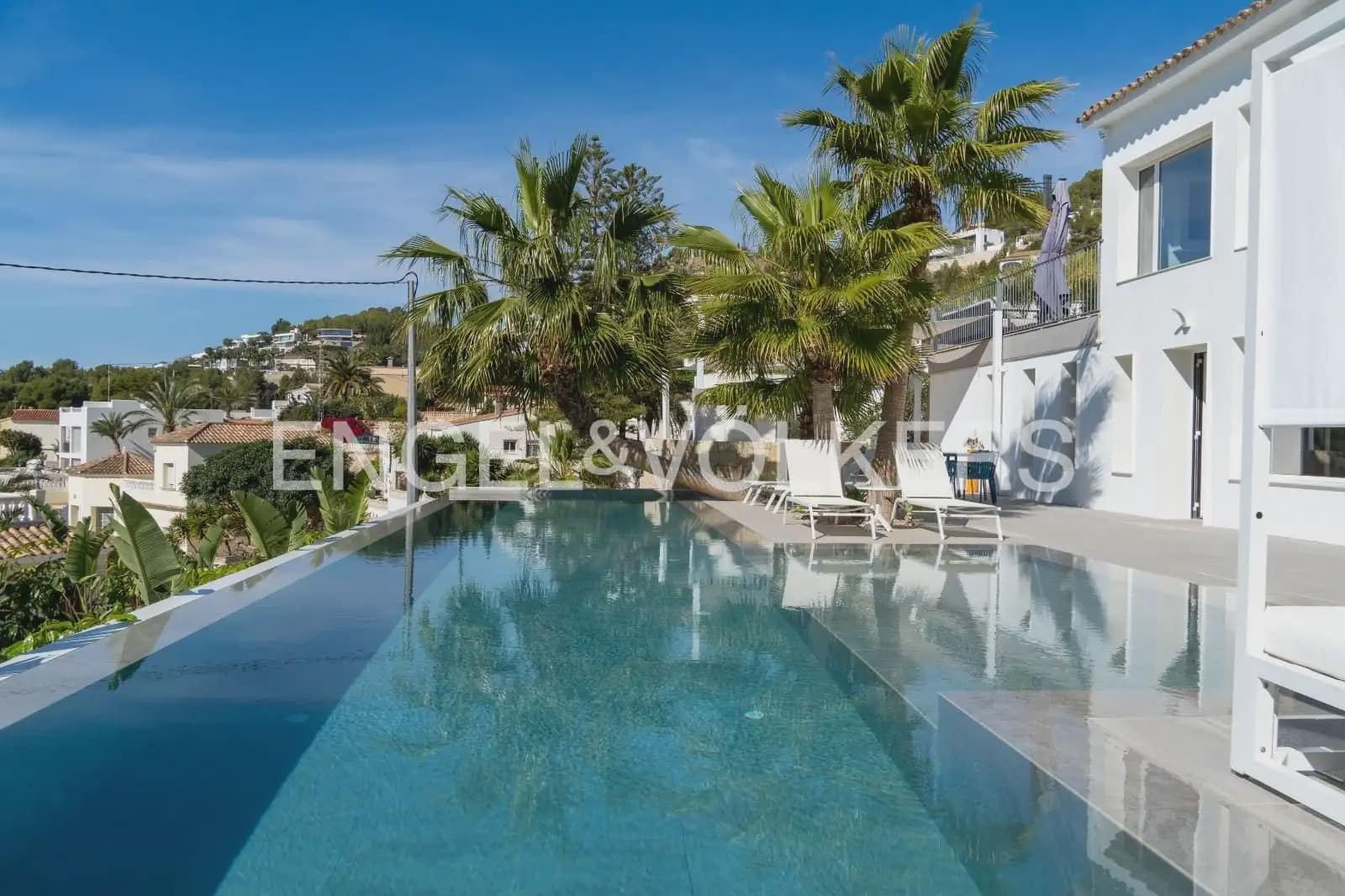5 slaapkamer Villa te huur in Javea / Xabia met zwembad garage - € 5.300 (Ref: 9898304)