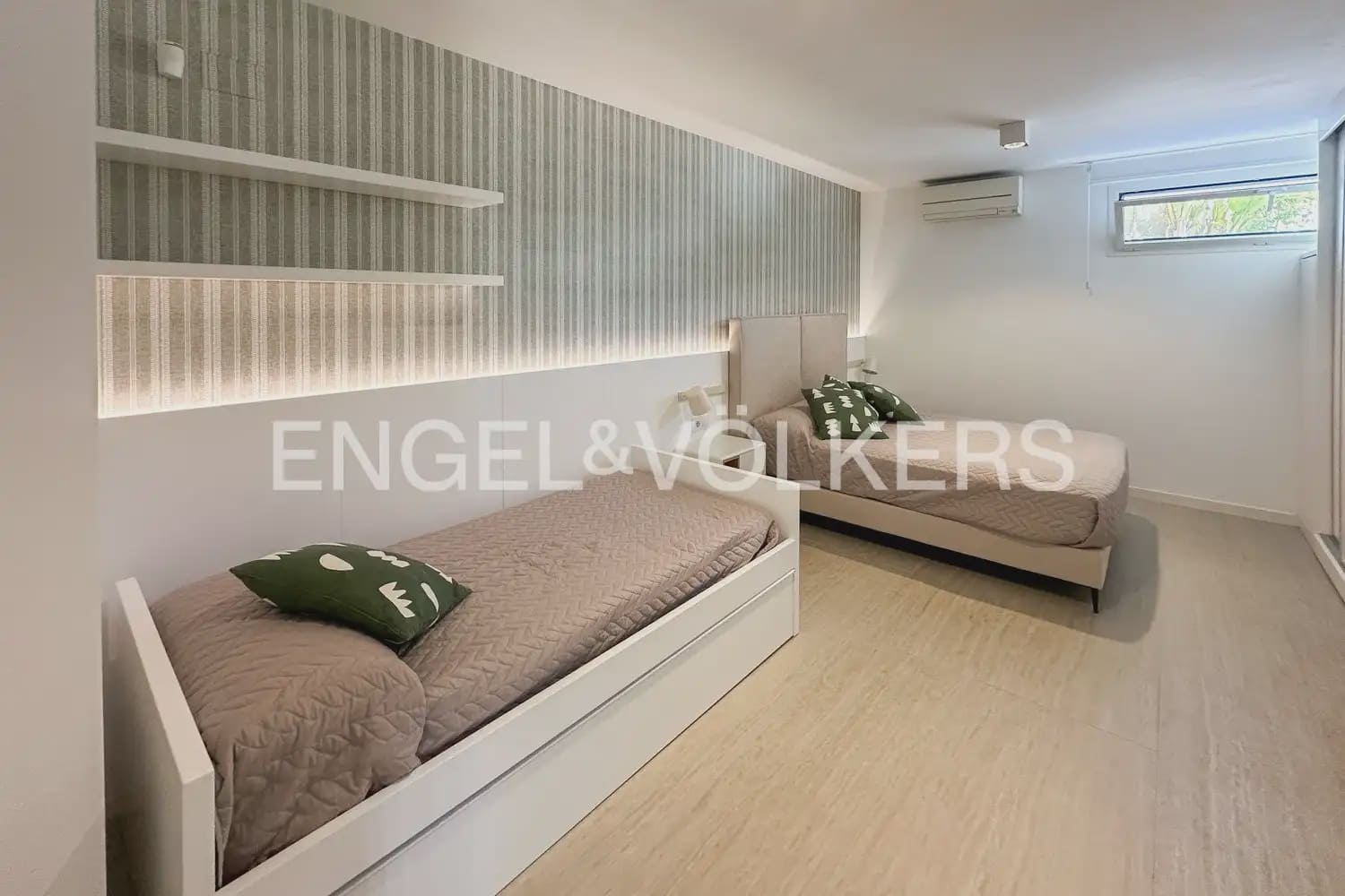 5 slaapkamer Villa te huur in Javea / Xabia met zwembad garage - € 5.300 (Ref: 9898304)