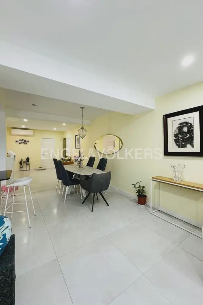 9 soverom Villa til salgs i Torrent med svømmebasseng garasje - € 849 000 (Ref: 9898305)