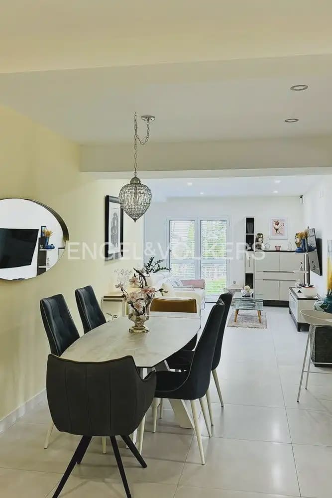 9 soverom Villa til salgs i Torrent med svømmebasseng garasje - € 849 000 (Ref: 9898305)