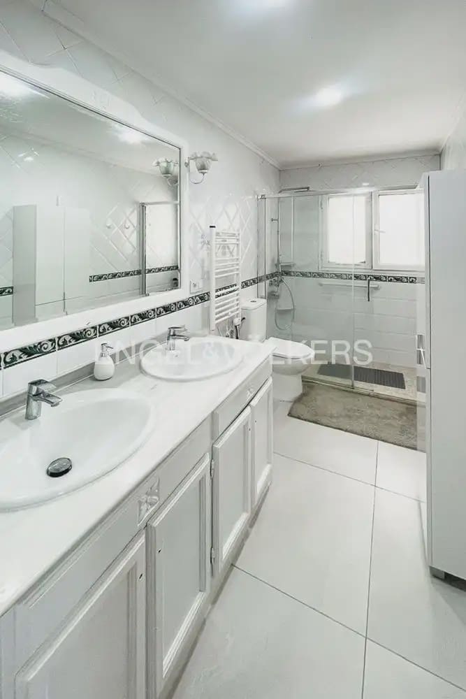 9 soverom Villa til salgs i Torrent med svømmebasseng garasje - € 849 000 (Ref: 9898305)