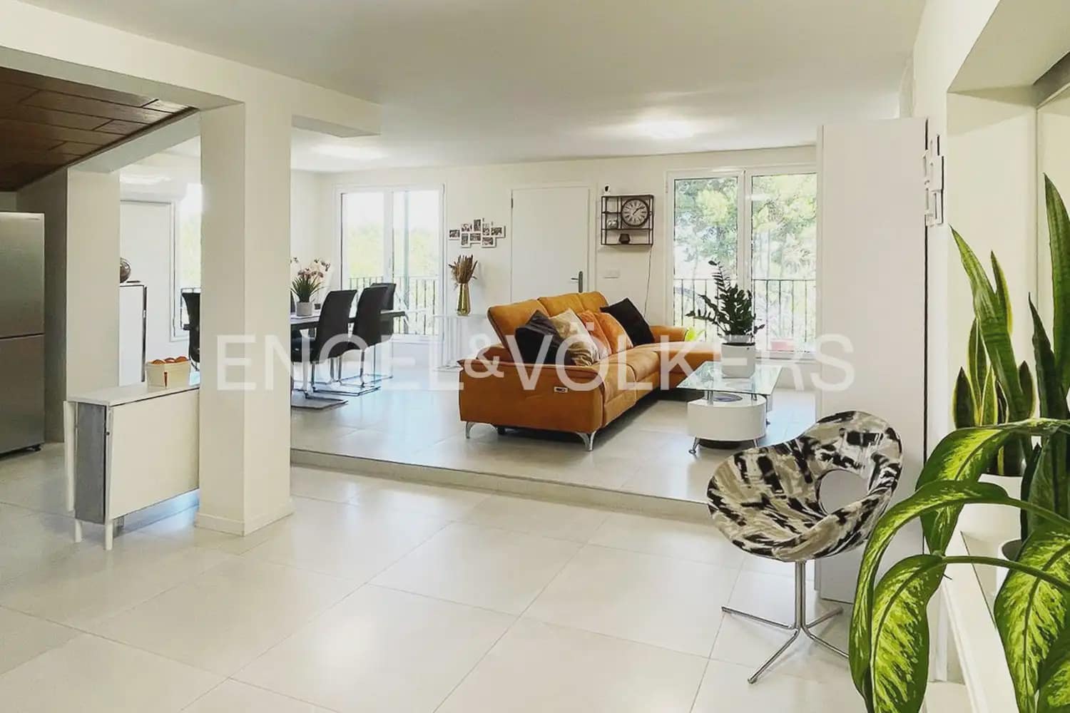 9 soverom Villa til salgs i Torrent med svømmebasseng garasje - € 849 000 (Ref: 9898305)