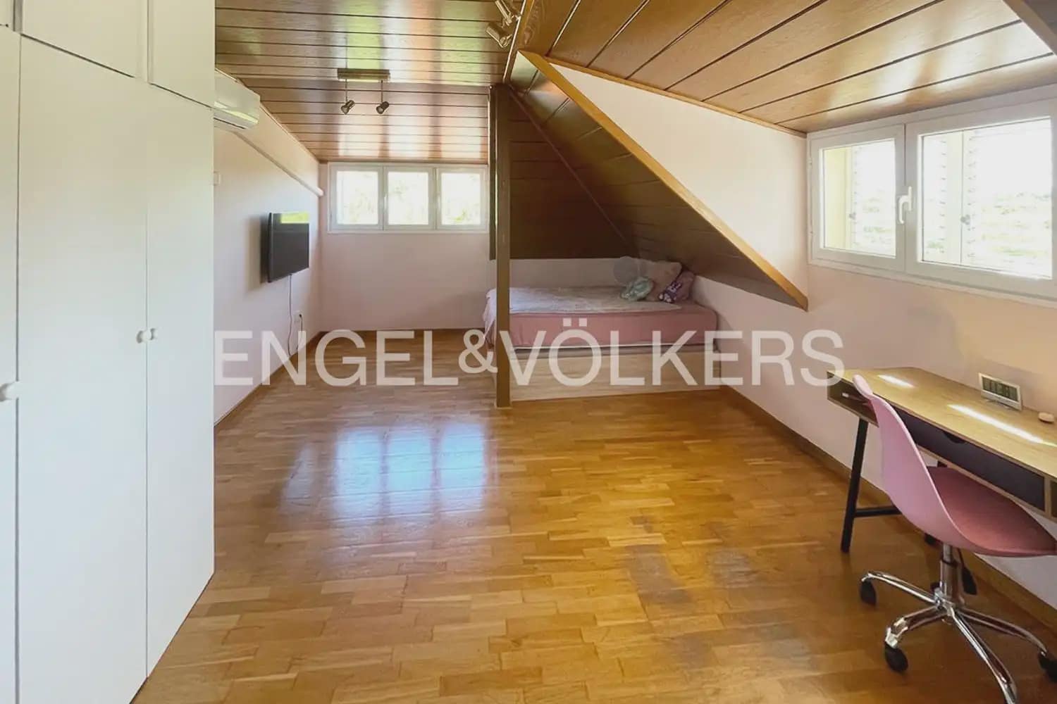 9 soverom Villa til salgs i Torrent med svømmebasseng garasje - € 849 000 (Ref: 9898305)