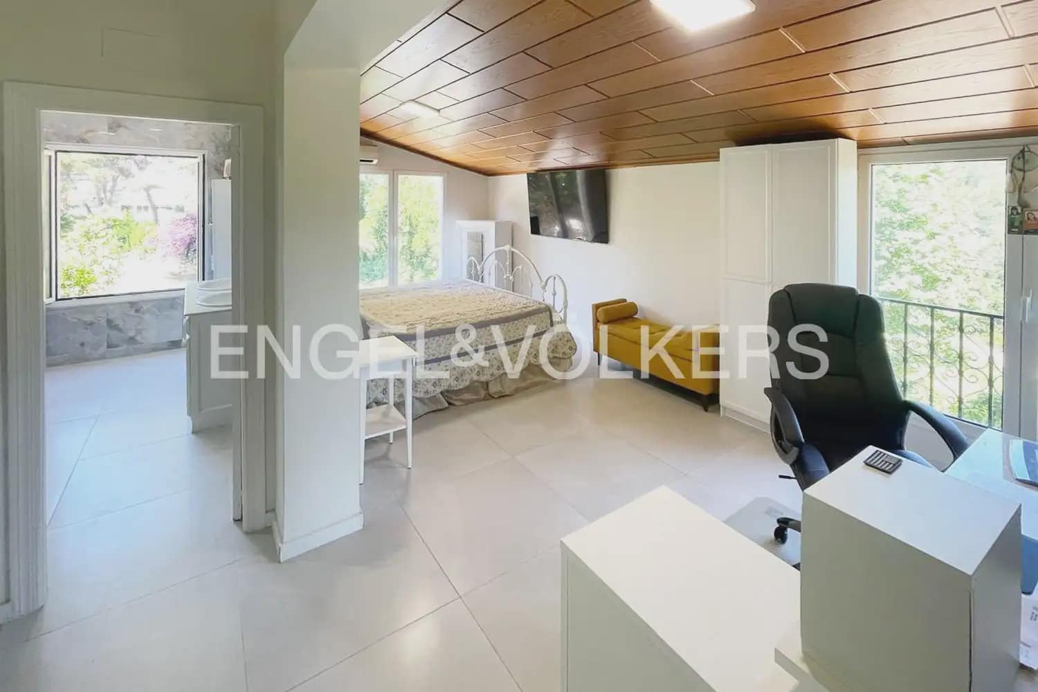 9 soverom Villa til salgs i Torrent med svømmebasseng garasje - € 849 000 (Ref: 9898305)