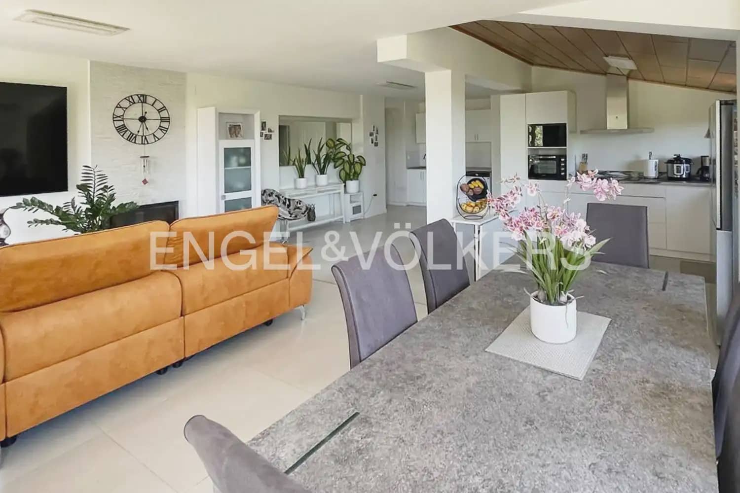 9 soverom Villa til salgs i Torrent med svømmebasseng garasje - € 849 000 (Ref: 9898305)