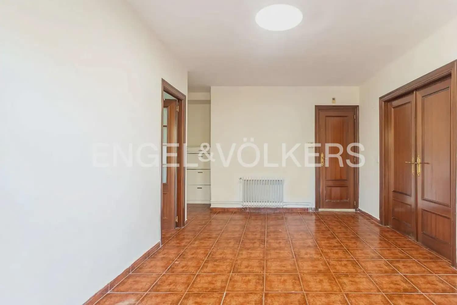 9 soverom Villa til salgs i Torrent med svømmebasseng garasje - € 849 000 (Ref: 9898305)