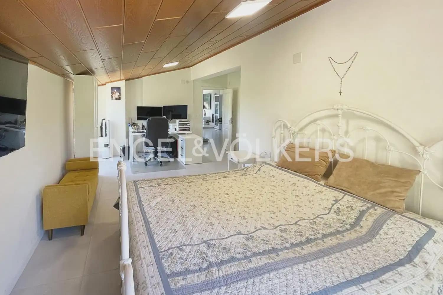 9 soverom Villa til salgs i Torrent med svømmebasseng garasje - € 849 000 (Ref: 9898305)