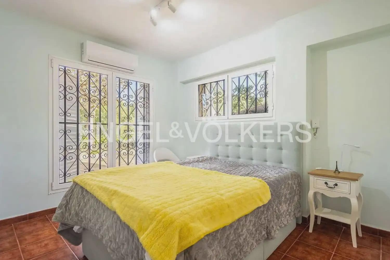 9 soverom Villa til salgs i Torrent med svømmebasseng garasje - € 849 000 (Ref: 9898305)