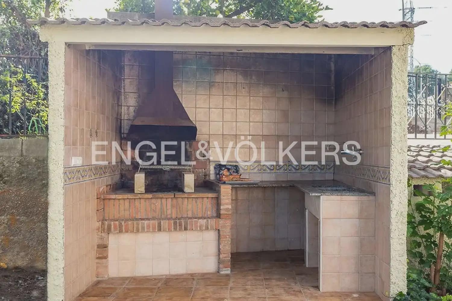 9 soverom Villa til salgs i Torrent med svømmebasseng garasje - € 849 000 (Ref: 9898305)
