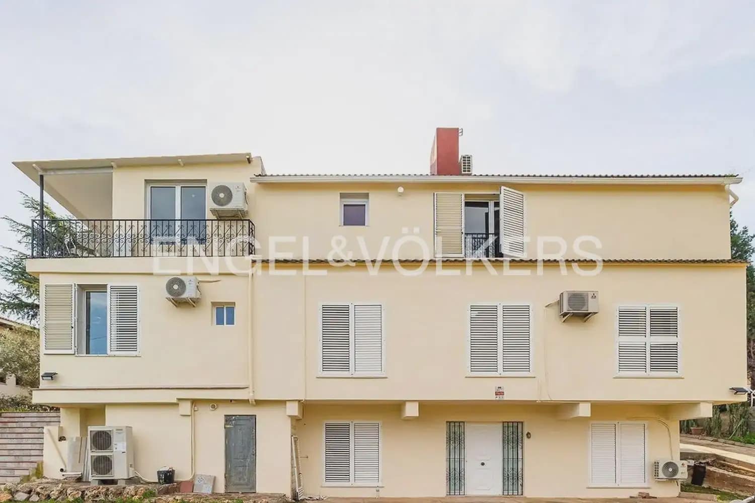 9 soverom Villa til salgs i Torrent med svømmebasseng garasje - € 849 000 (Ref: 9898305)