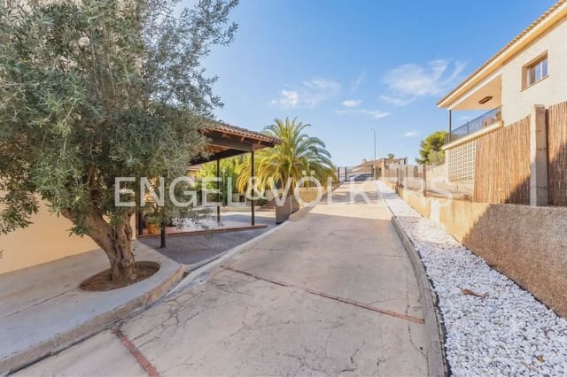 9 soveværelse Villa til salg i El Vedat de Torrente, Torrent med swimmingpool garage - € 799.000 (Ref: 9898305)