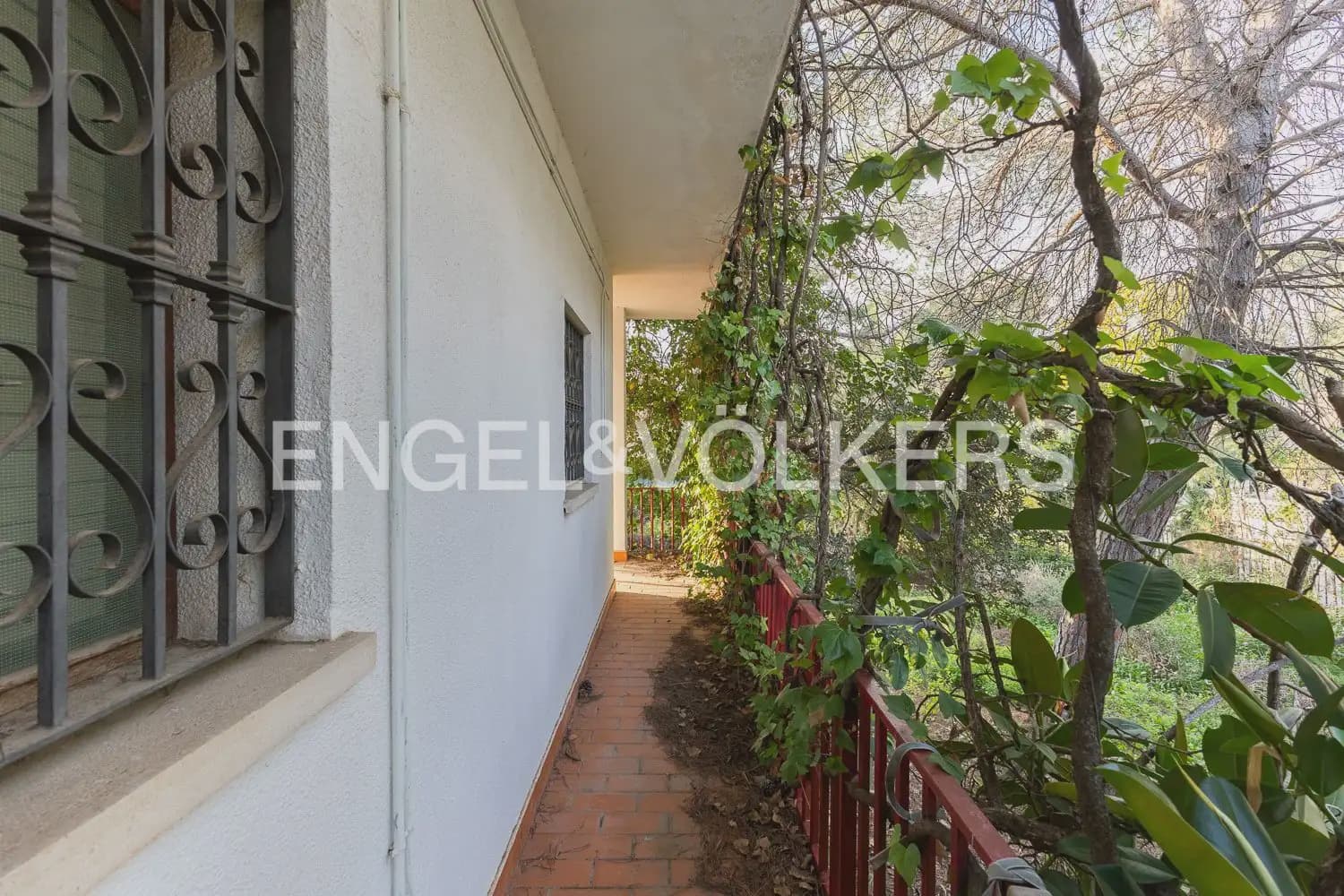 5 soverom Villa til salgs i Paterna med svømmebasseng - € 950 000 (Ref: 9898307)