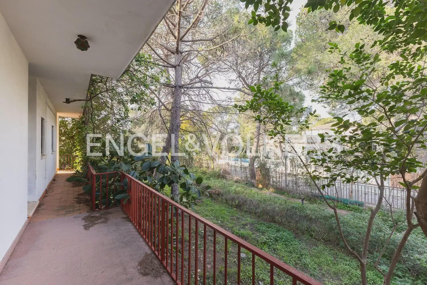 5 soverom Villa til salgs i Paterna med svømmebasseng - € 950 000 (Ref: 9898307)
