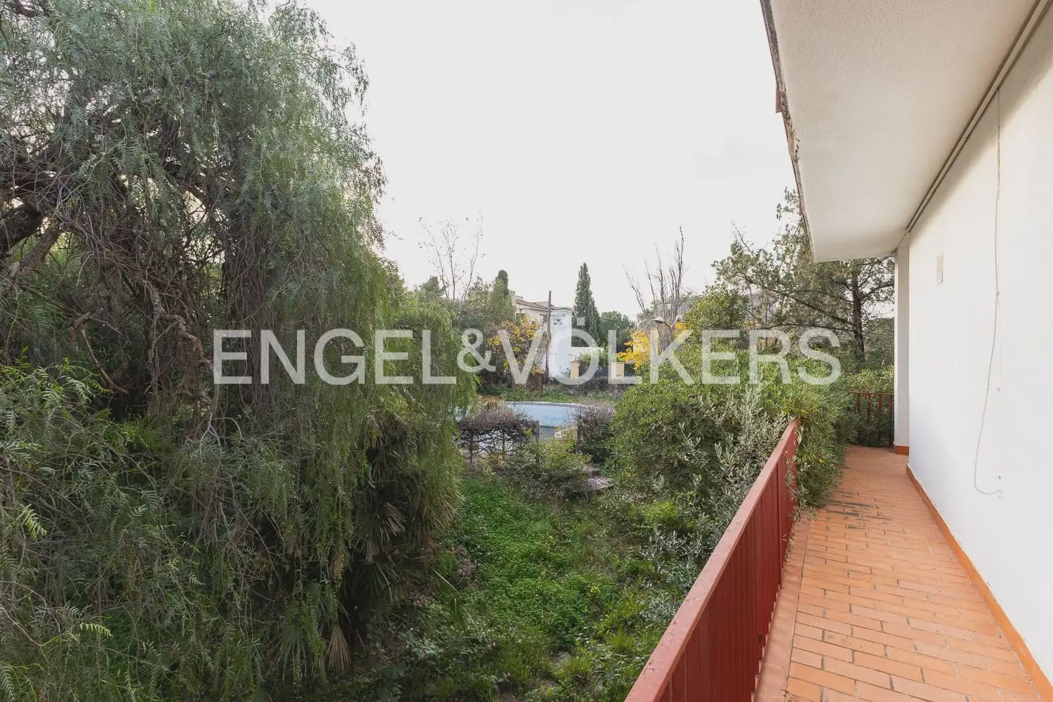 5 soverom Villa til salgs i Paterna med svømmebasseng - € 950 000 (Ref: 9898307)