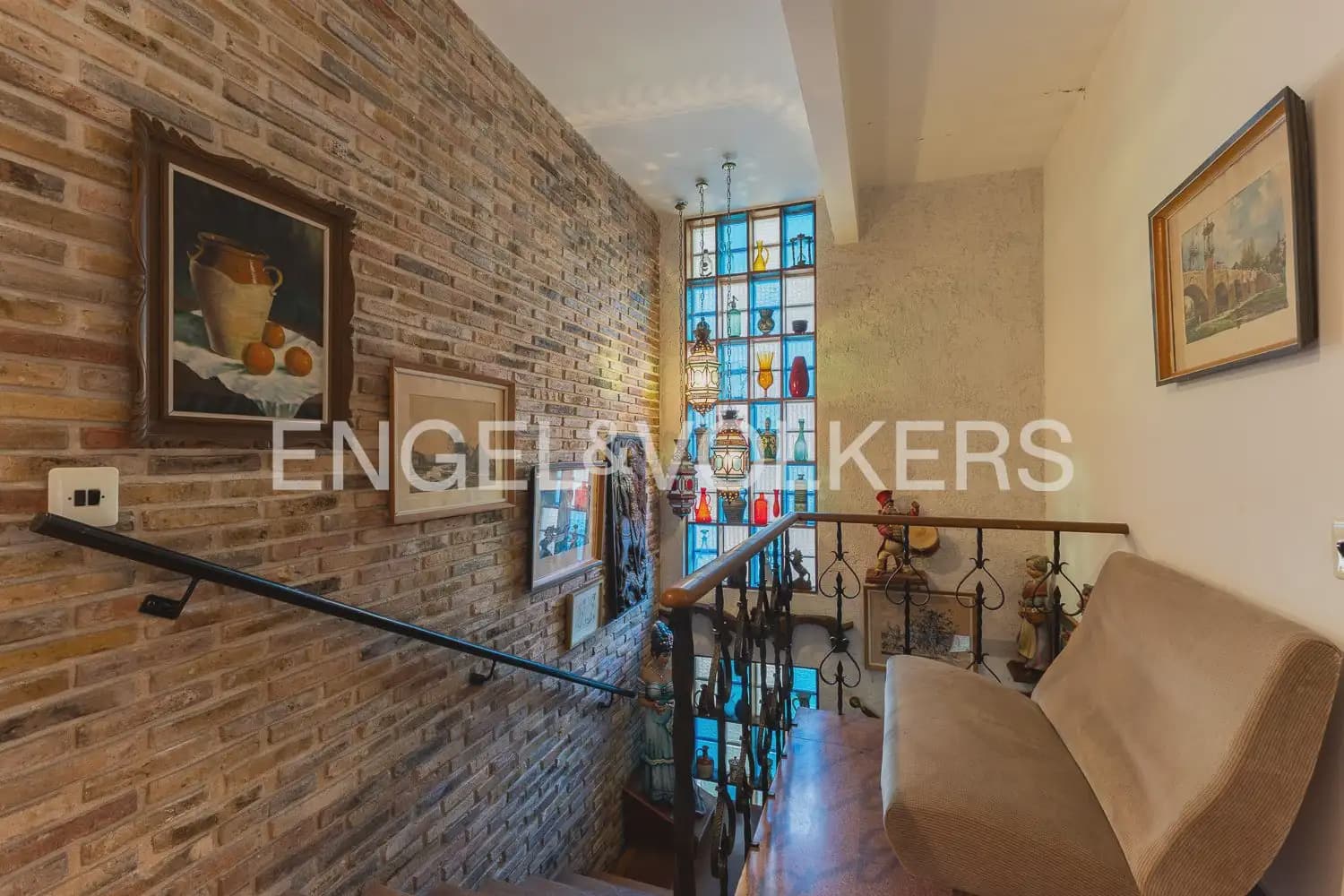 5 soverom Villa til salgs i Paterna med svømmebasseng - € 950 000 (Ref: 9898307)