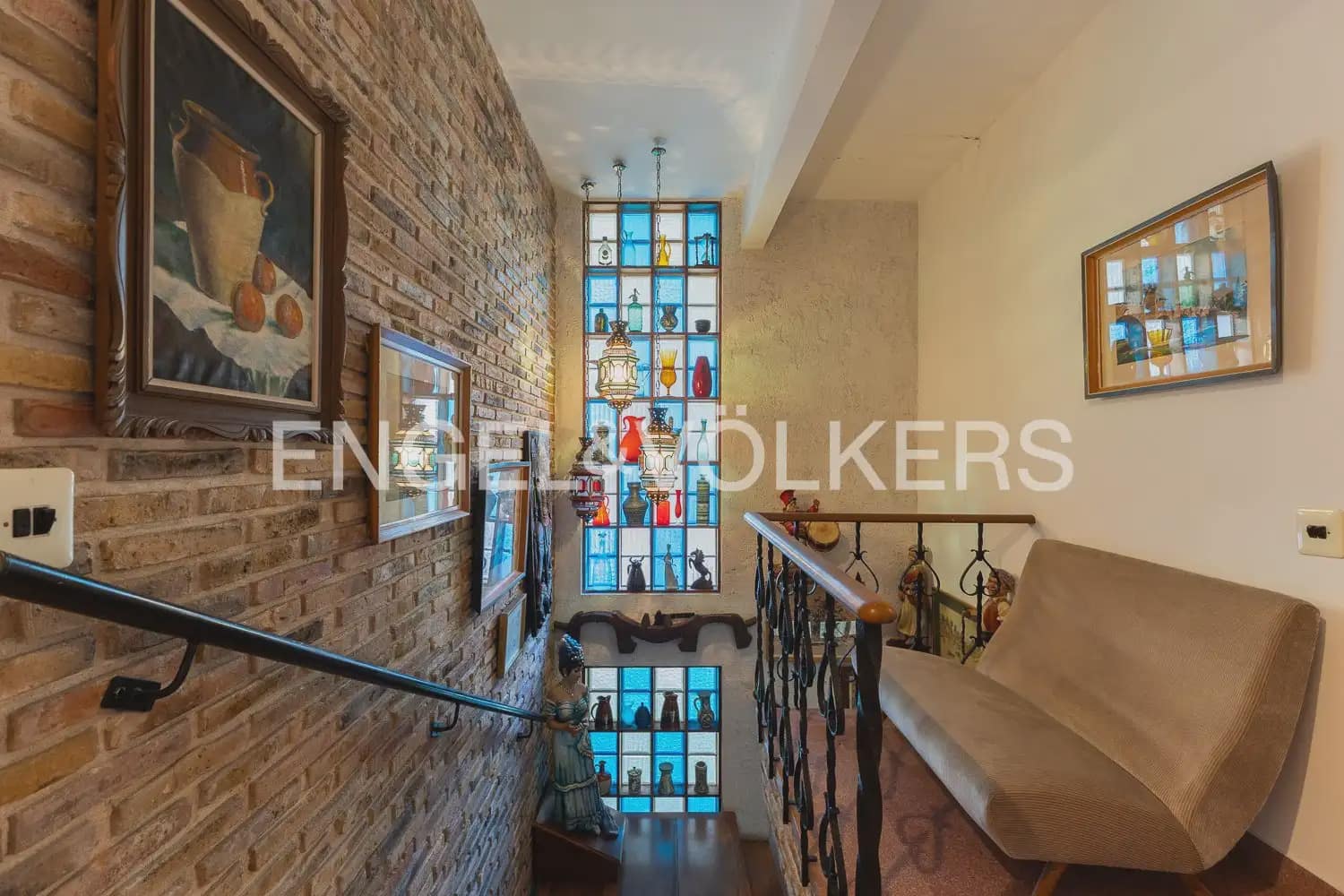 5 soverom Villa til salgs i Paterna med svømmebasseng - € 950 000 (Ref: 9898307)