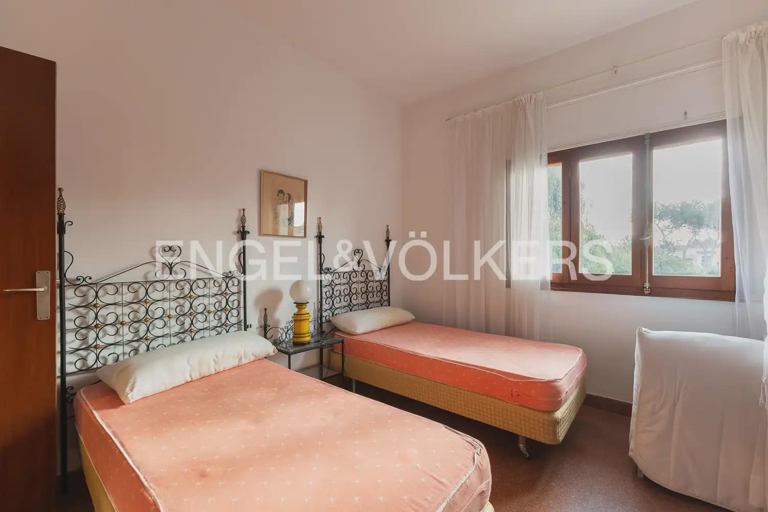 5 soverom Villa til salgs i Paterna med svømmebasseng - € 950 000 (Ref: 9898307)