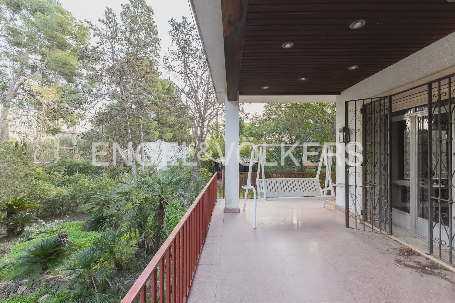 5 soverom Villa til salgs i Paterna med svømmebasseng - € 950 000 (Ref: 9898307)