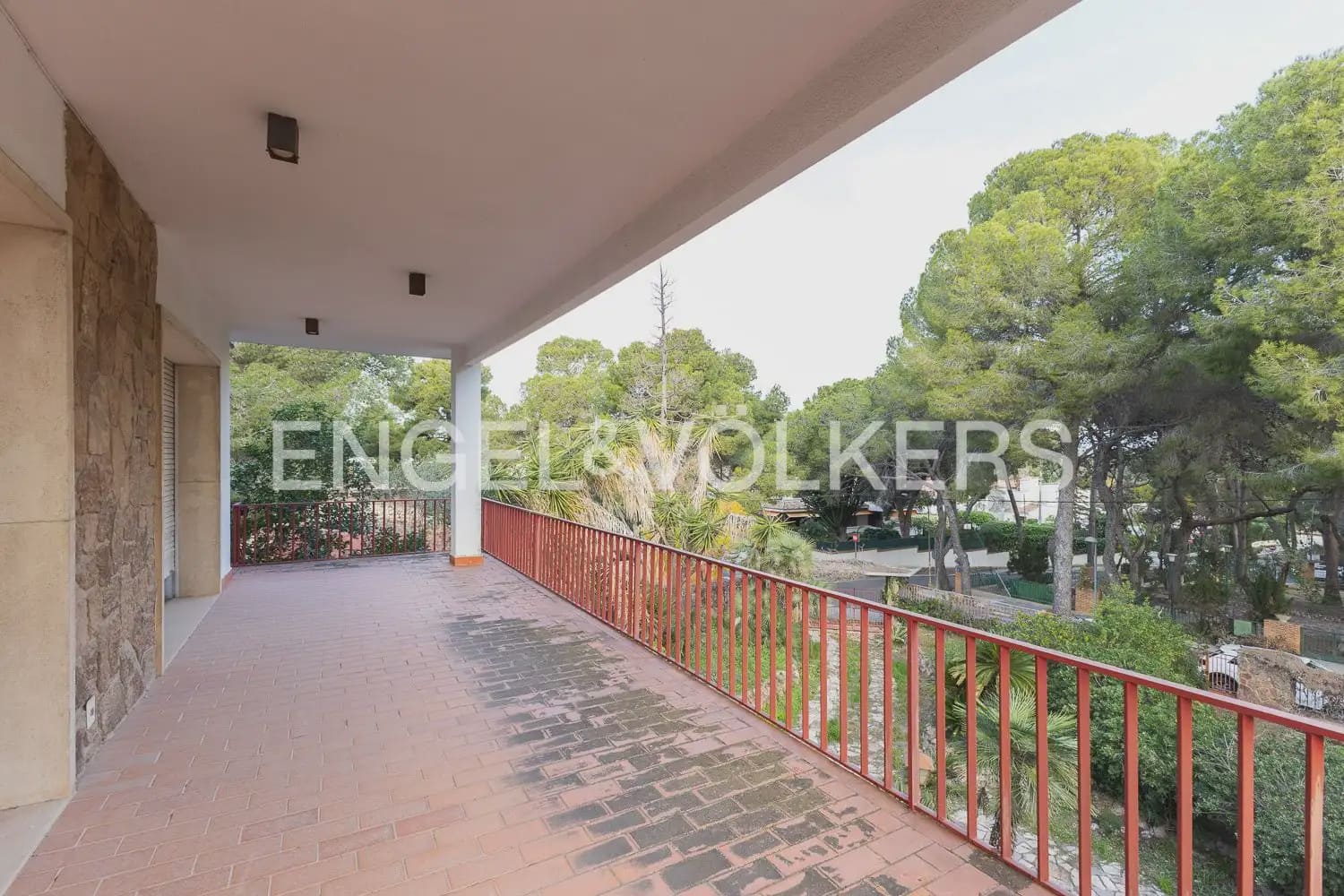 5 soverom Villa til salgs i Paterna med svømmebasseng - € 950 000 (Ref: 9898307)