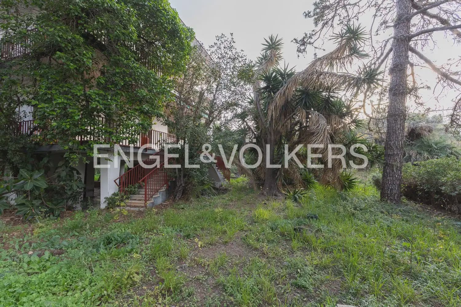 5 soverom Villa til salgs i Paterna med svømmebasseng - € 950 000 (Ref: 9898307)