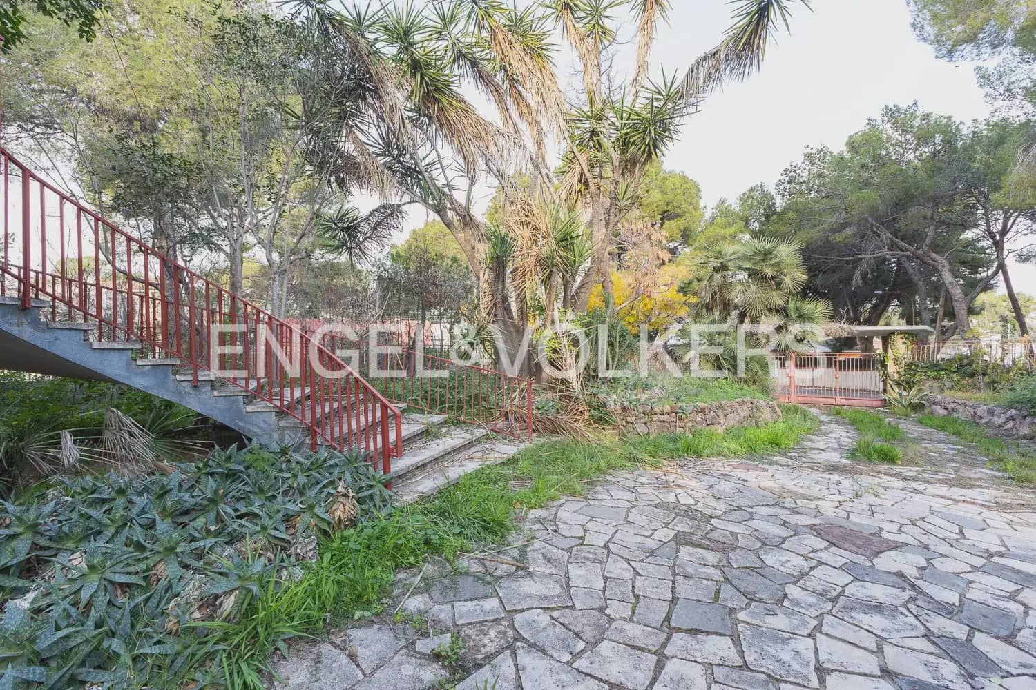 5 soverom Villa til salgs i Paterna med svømmebasseng - € 950 000 (Ref: 9898307)