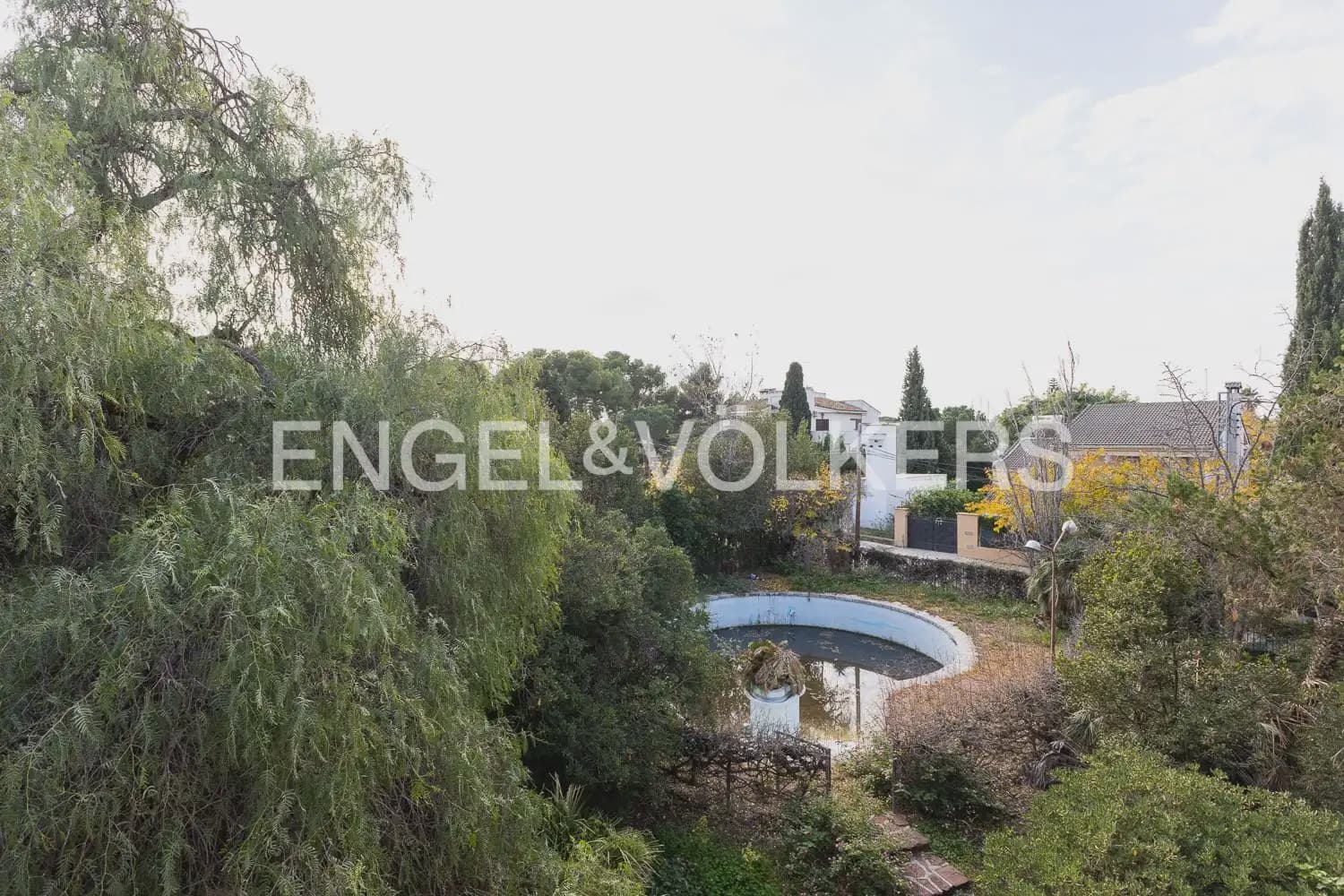 5 soverom Villa til salgs i Paterna med svømmebasseng - € 950 000 (Ref: 9898307)