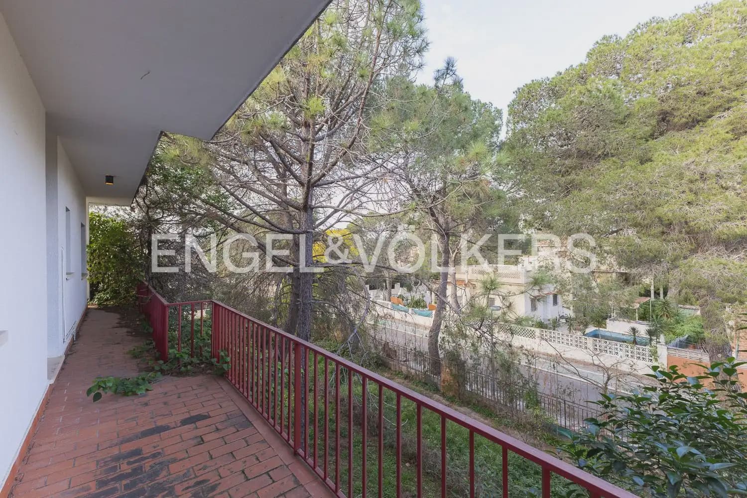 5 soverom Villa til salgs i Paterna med svømmebasseng - € 950 000 (Ref: 9898307)