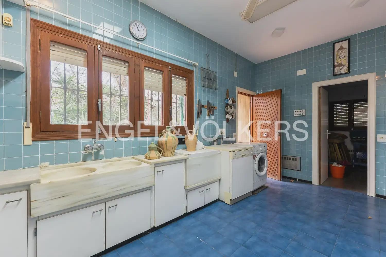 5 soverom Villa til salgs i Paterna med svømmebasseng - € 950 000 (Ref: 9898307)
