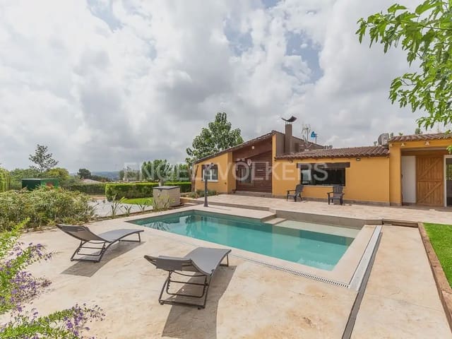 3 bedroom Wooden Home for rent in Torrent with pool garage - € 1,950 (Ref: 9898308)