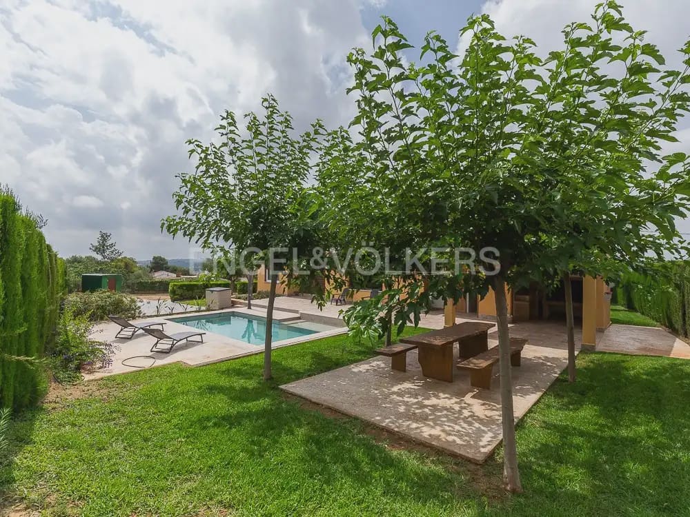 3 bedroom Wooden Home for rent in Torrent with pool garage - € 1,950 (Ref: 9898308)