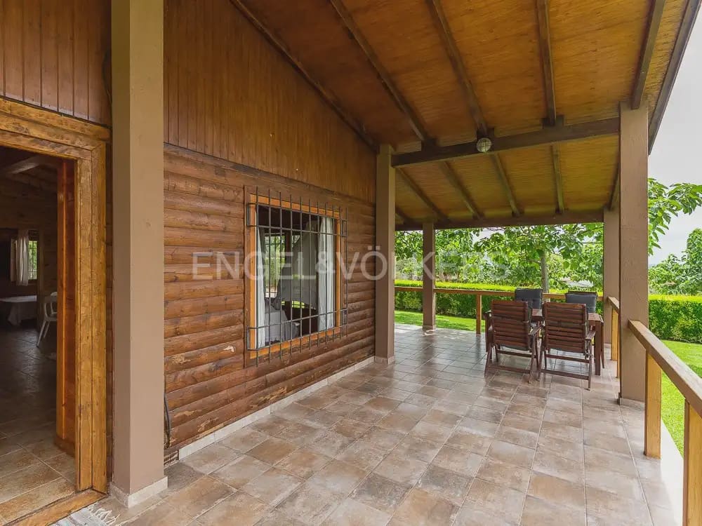 3 bedroom Wooden Home for rent in Torrent with pool garage - € 1,950 (Ref: 9898308)