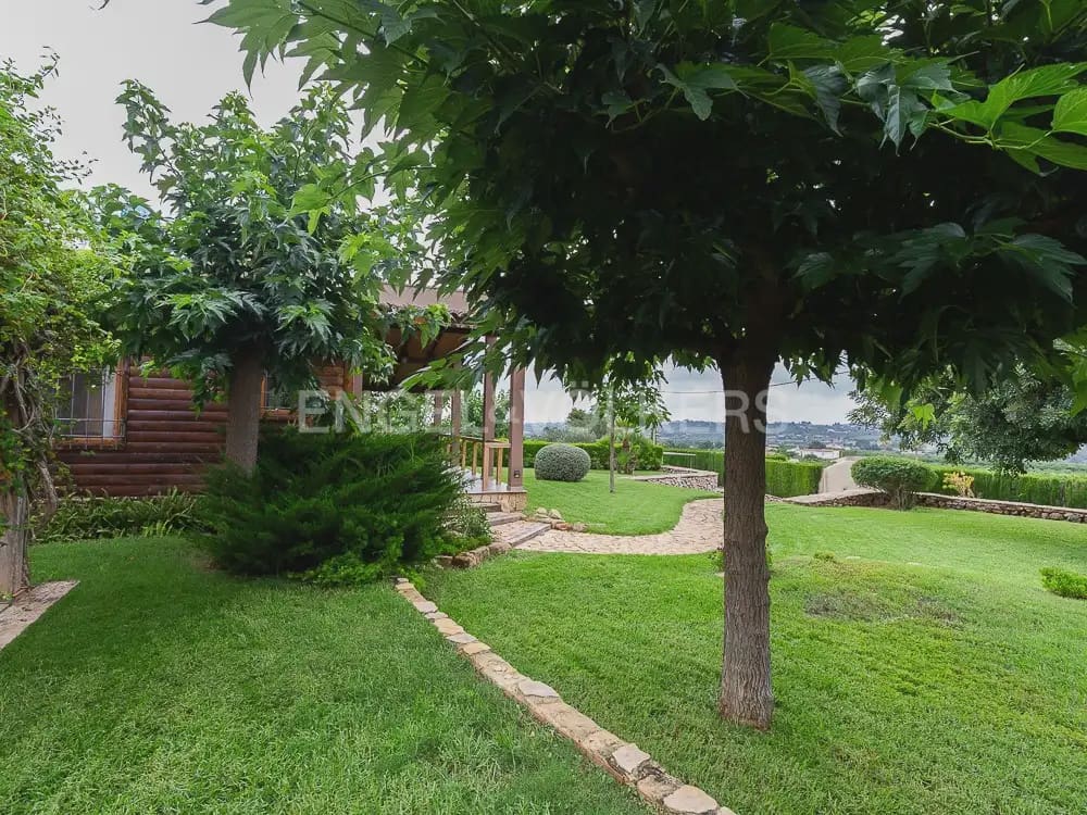 3 bedroom Wooden Home for rent in Torrent with pool garage - € 1,950 (Ref: 9898308)