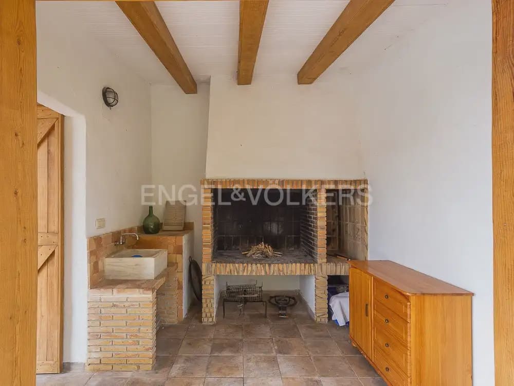 3 bedroom Wooden Home for rent in Torrent with pool garage - € 1,950 (Ref: 9898308)
