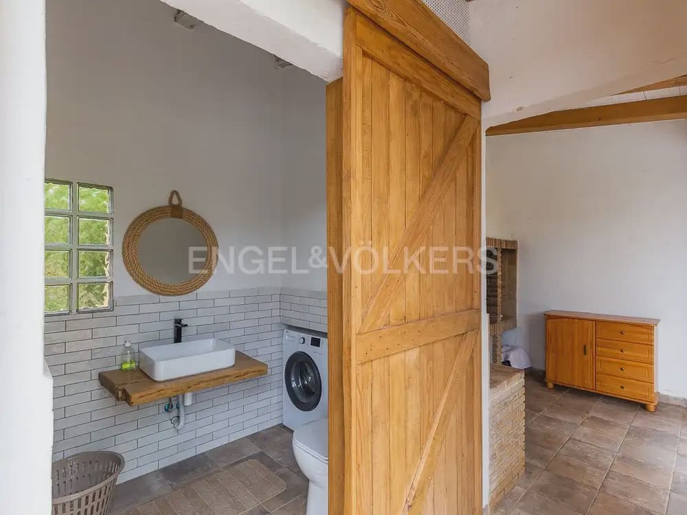 3 bedroom Wooden Home for rent in Torrent with pool garage - € 1,950 (Ref: 9898308)