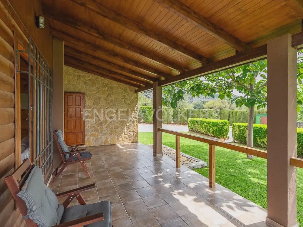 3 bedroom Wooden Home for rent in Torrent with pool garage - € 1,950 (Ref: 9898308)