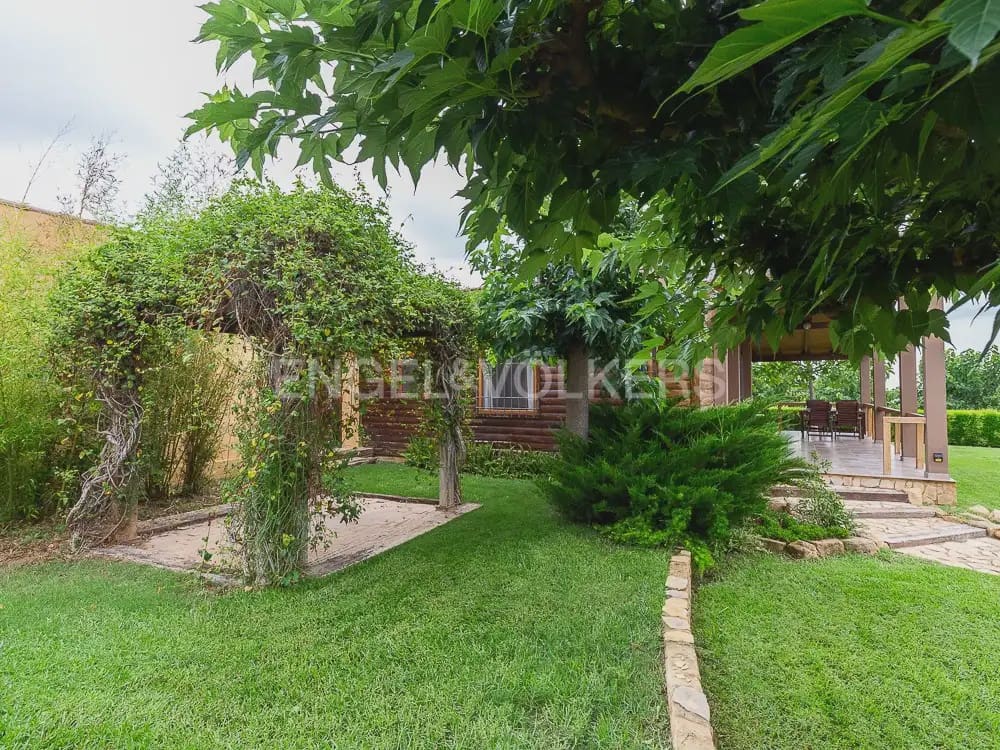 3 bedroom Wooden Home for rent in Torrent with pool garage - € 1,950 (Ref: 9898308)