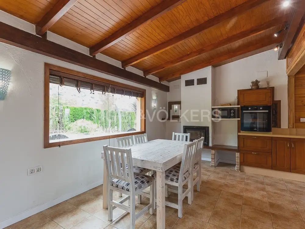 3 bedroom Wooden Home for rent in Torrent with pool garage - € 1,950 (Ref: 9898308)