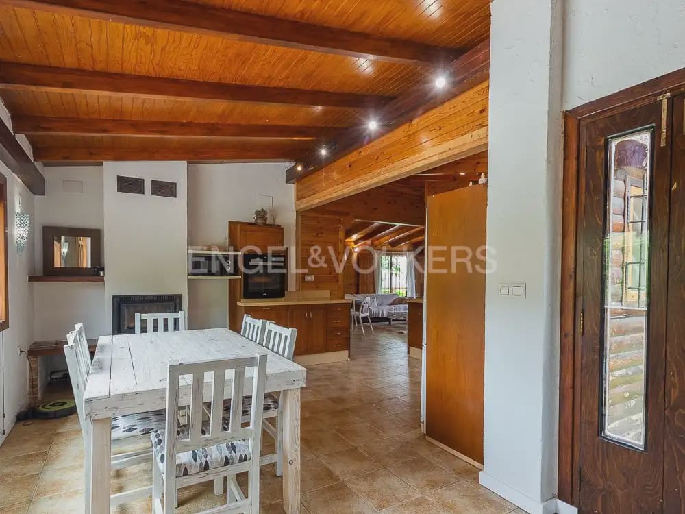 3 bedroom Wooden Home for rent in Torrent with pool garage - € 1,950 (Ref: 9898308)