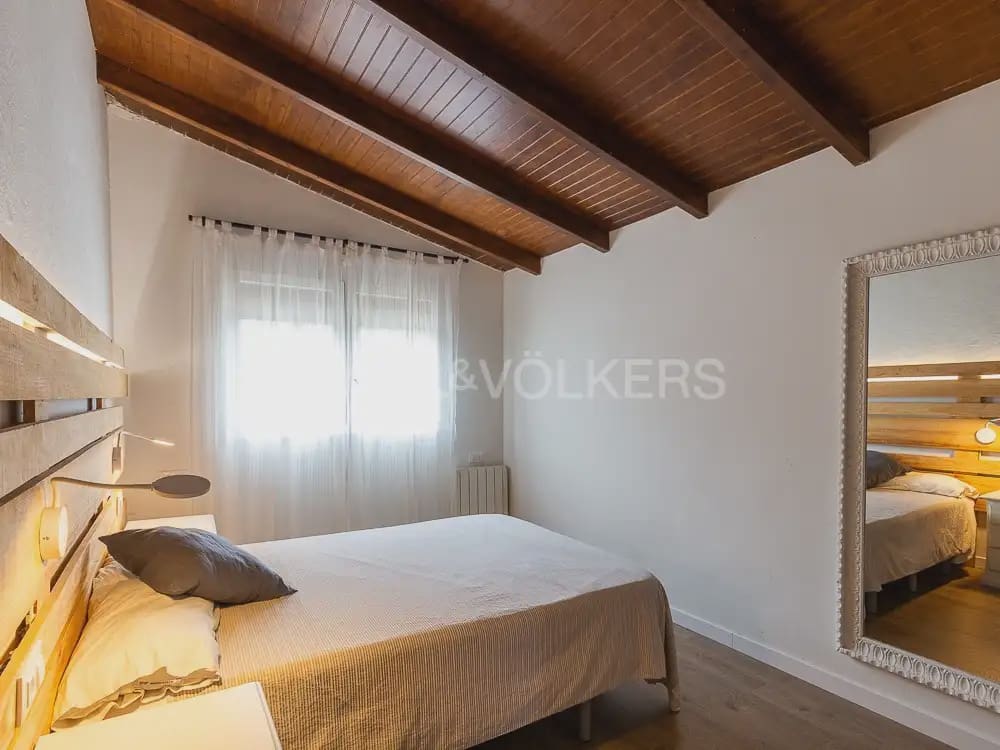 3 bedroom Wooden Home for rent in Torrent with pool garage - € 1,950 (Ref: 9898308)