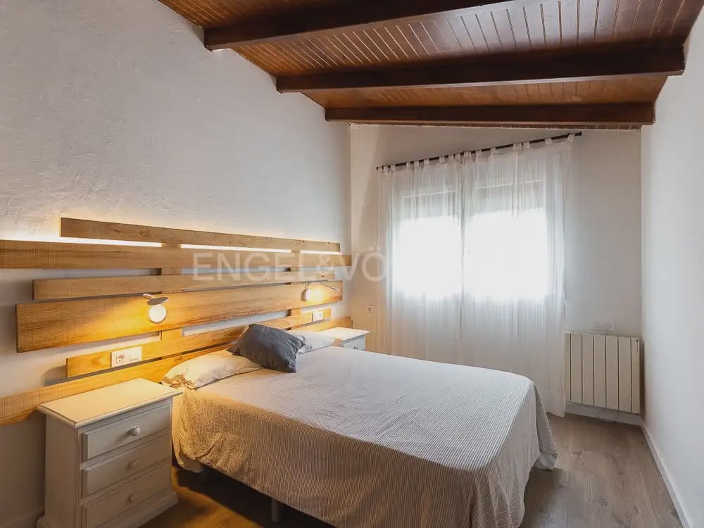 3 bedroom Wooden Home for rent in Torrent with pool garage - € 1,950 (Ref: 9898308)