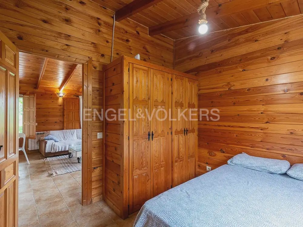 3 bedroom Wooden Home for rent in Torrent with pool garage - € 1,950 (Ref: 9898308)
