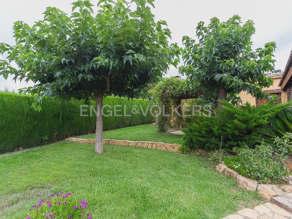 3 bedroom Wooden Home for rent in Torrent with pool garage - € 1,950 (Ref: 9898308)