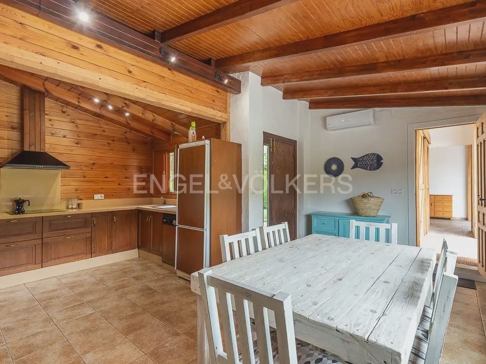 3 bedroom Wooden Home for rent in Torrent with pool garage - € 1,950 (Ref: 9898308)